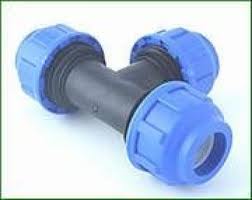 Screw connector for PE pipes